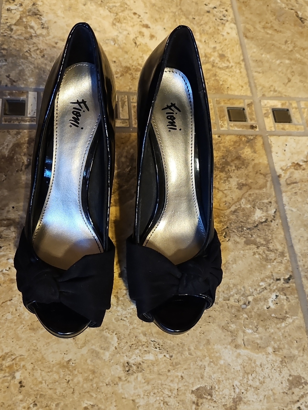 FIONI Clothing Black Patent Peep-Toe Heels with Knot Bow